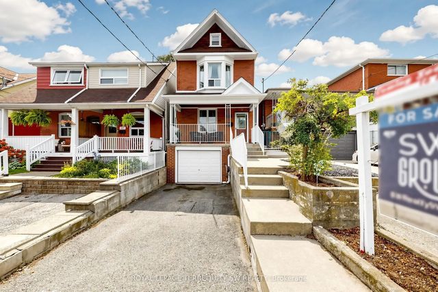 105 Barker Avenue, Toronto E03