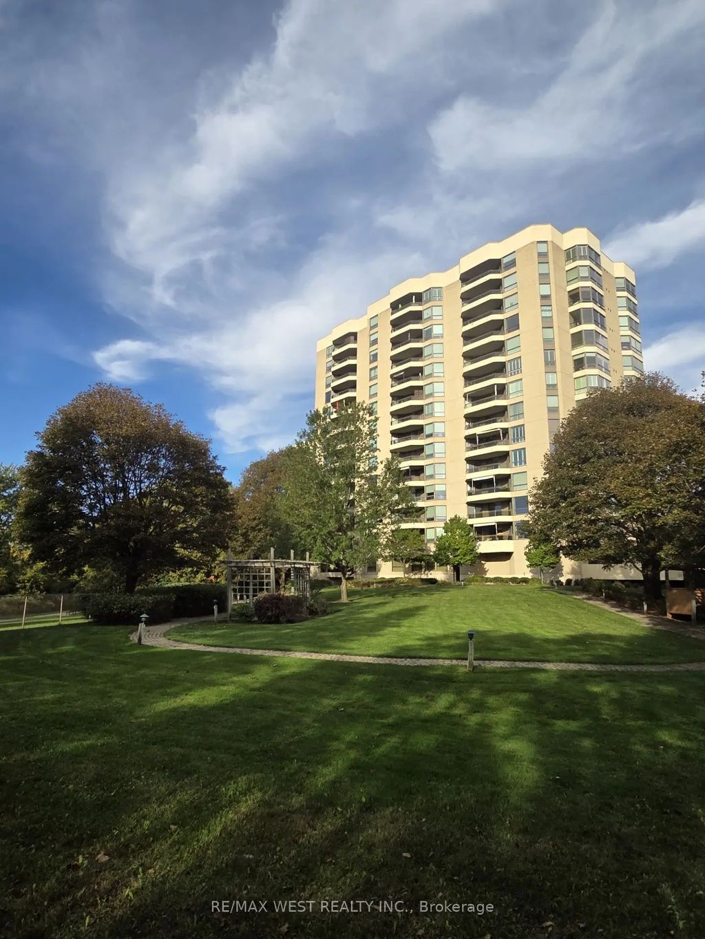 700 Wilson Road N 305, Oshawa