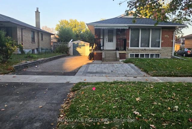 25 Courton Drive, Toronto E04