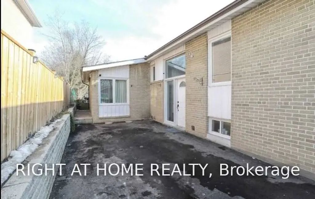 9 Aveline Crescent (main), Toronto E09