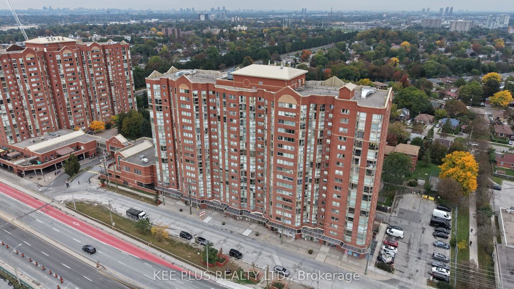 2466 E Eglinton Avenue E 819, Toronto E08