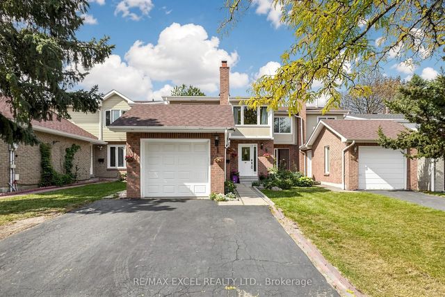 24 Redheugh Crescent, Toronto E05
