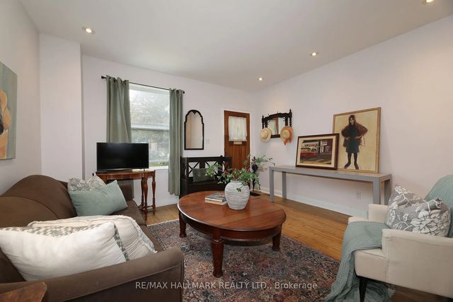 1 Lockwood Road, Toronto E02