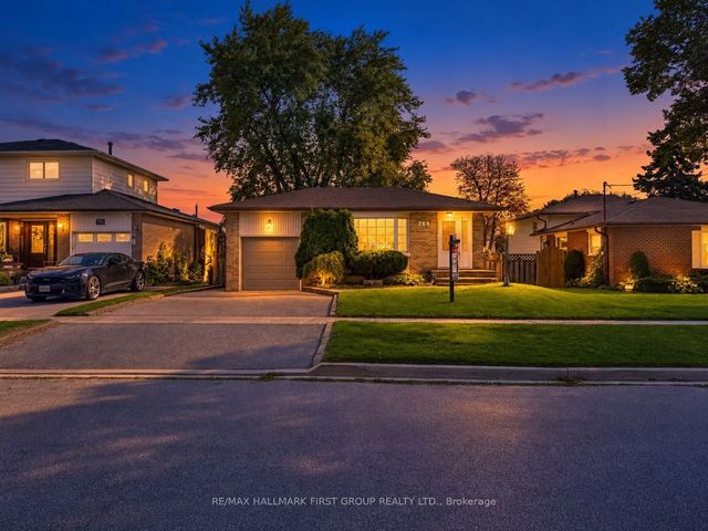 789 Hillcrest Road, Pickering