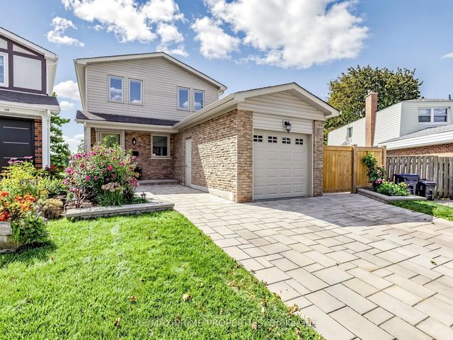 19 Post Horn Grove, Toronto E07