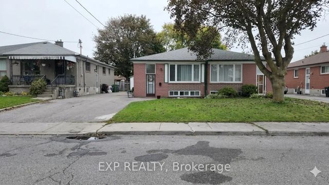 23 Chapman Avenue, Toronto E03