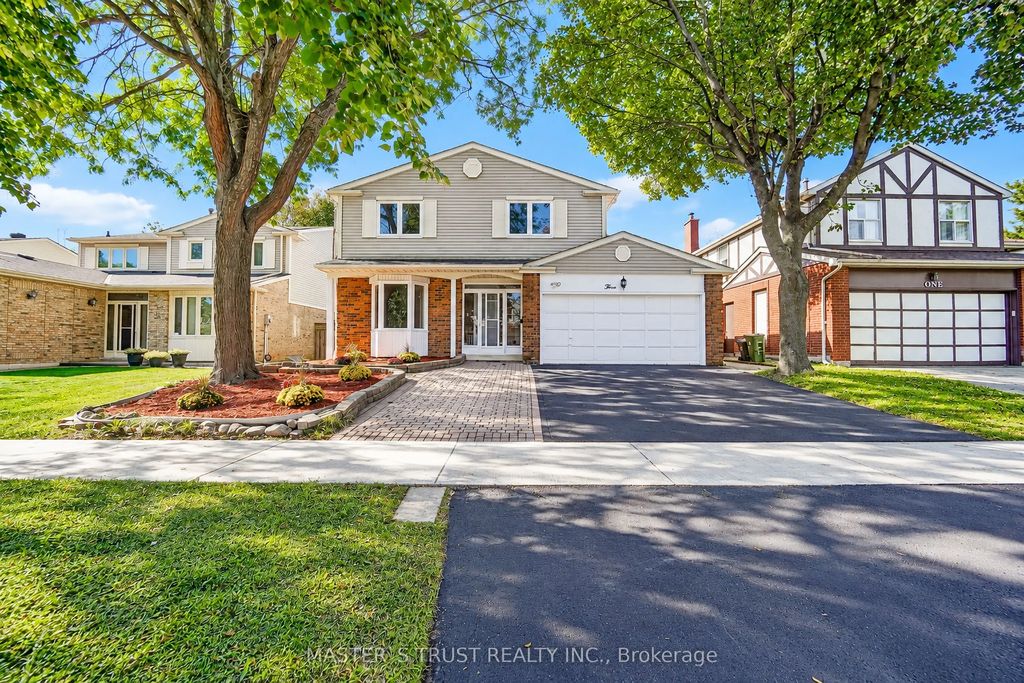 3 Longbow Square, Toronto E05