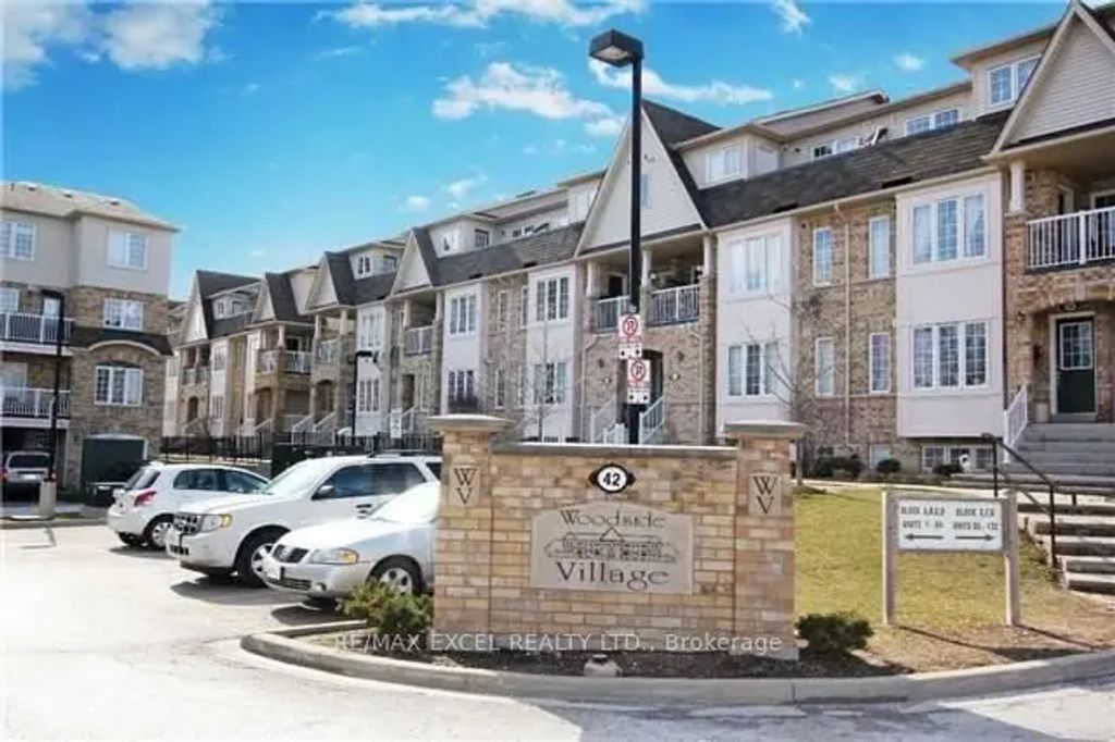 42 Pinery Trail 2, Toronto E11