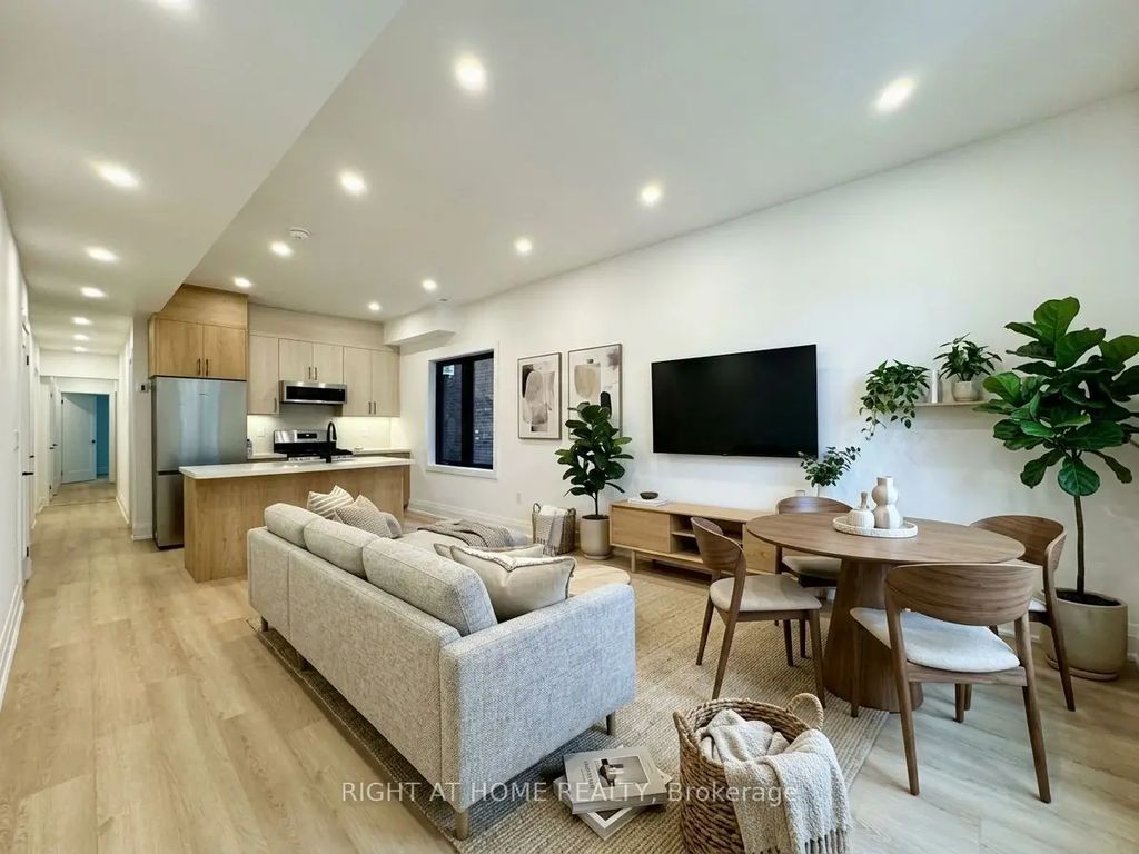 151 Gledhill Avenue #2, Toronto E03