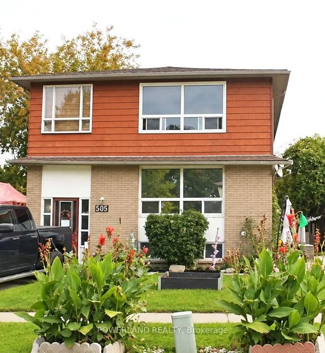 505 Harris Court, Whitby