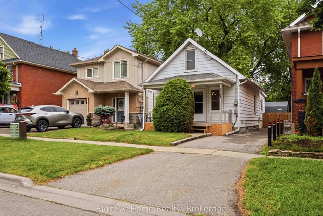 127 Montrave Avenue, Oshawa