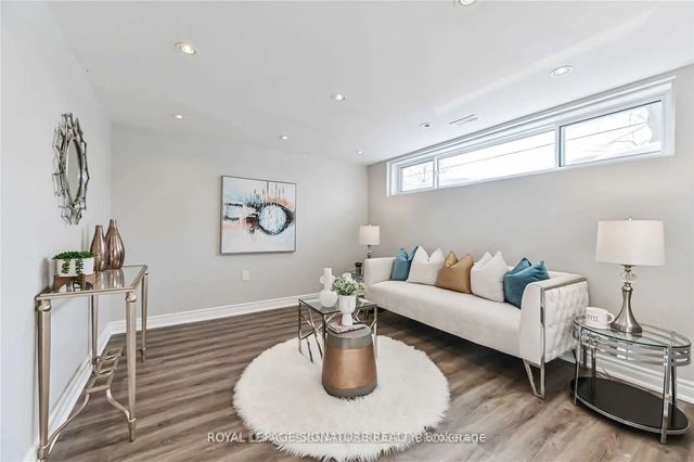 123 Bowman Avenue Lower, Whitby