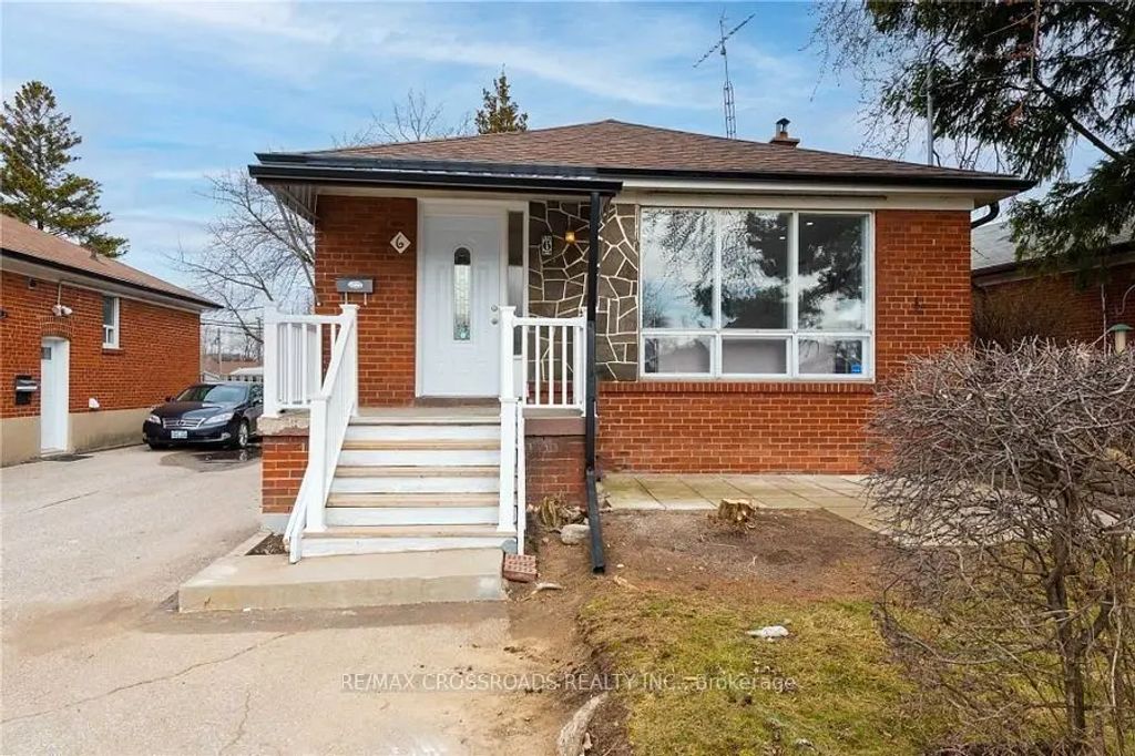 6 Larkhall Avenue, Toronto E09