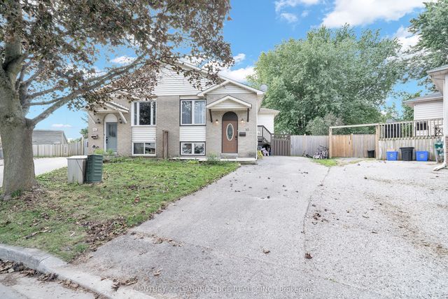 10 Fairbairn Court, Clarington