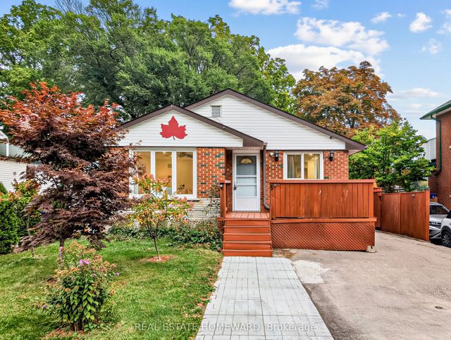 621 Byron Street S, Whitby