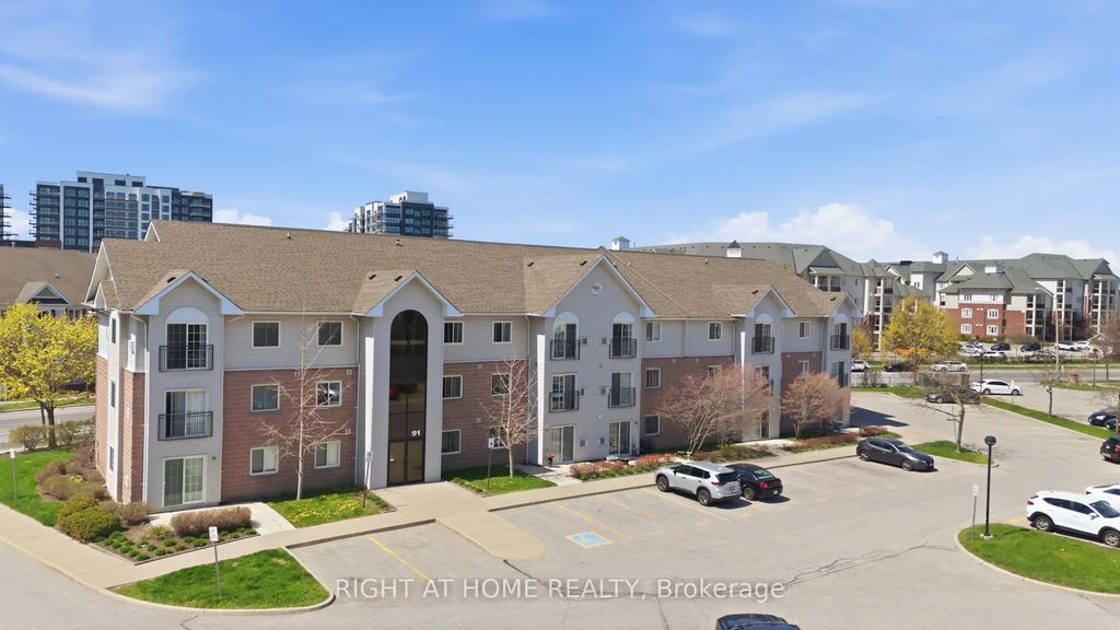 91 Aspen Springs Drive 102, Clarington
