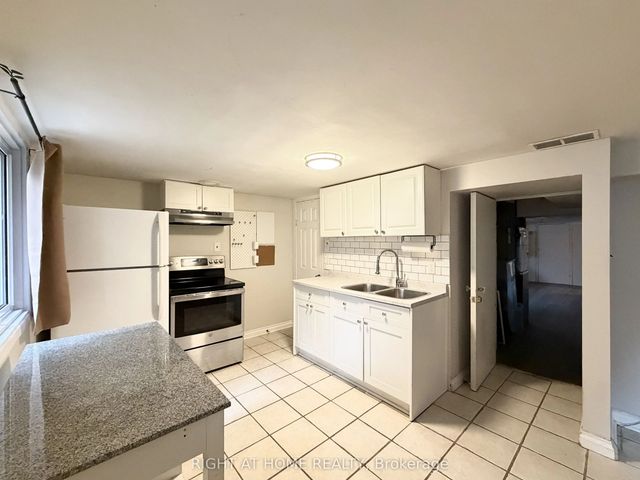 214 Greenwood Avenue Lower, Oshawa