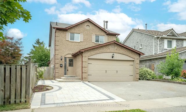 700 Stonepath Circle, Pickering