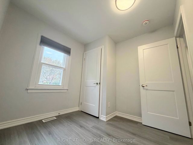 408 Strathmore Boulevard Upper, Toronto E03