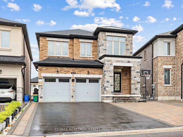 1059 Purus Path, Pickering