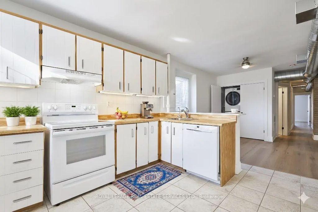 927 Kingston Road 2nd Floor, Toronto E02