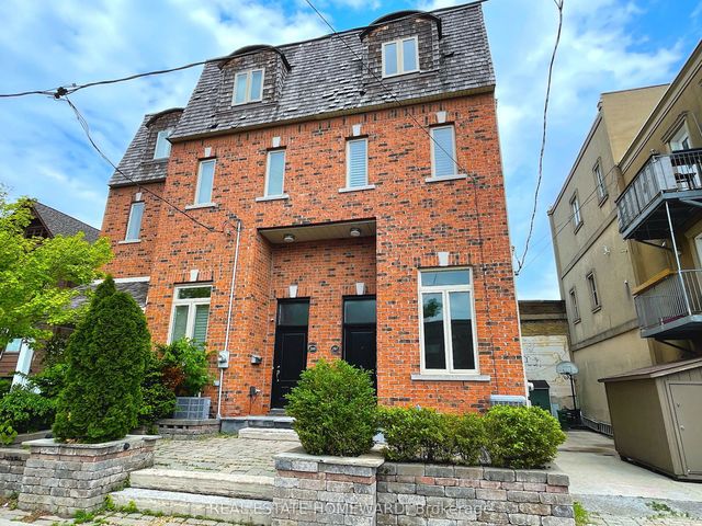 287 Kingswood Road, Toronto E02