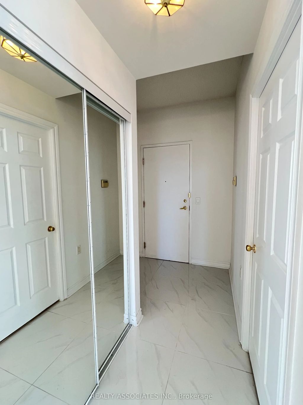 2627 Mccowan Road Lph17, Toronto E07