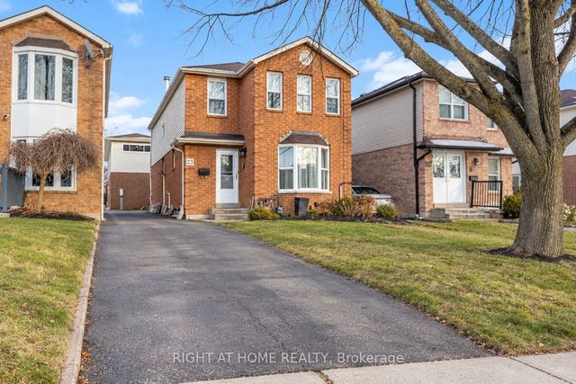 23 Kirkham Drive B, Ajax