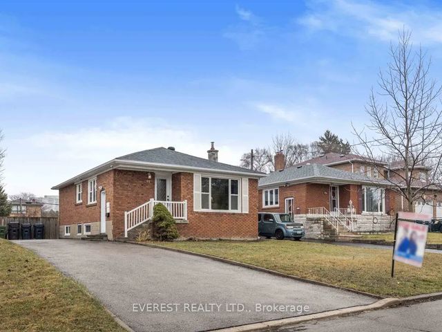 91 Hart Avenue, Toronto E04