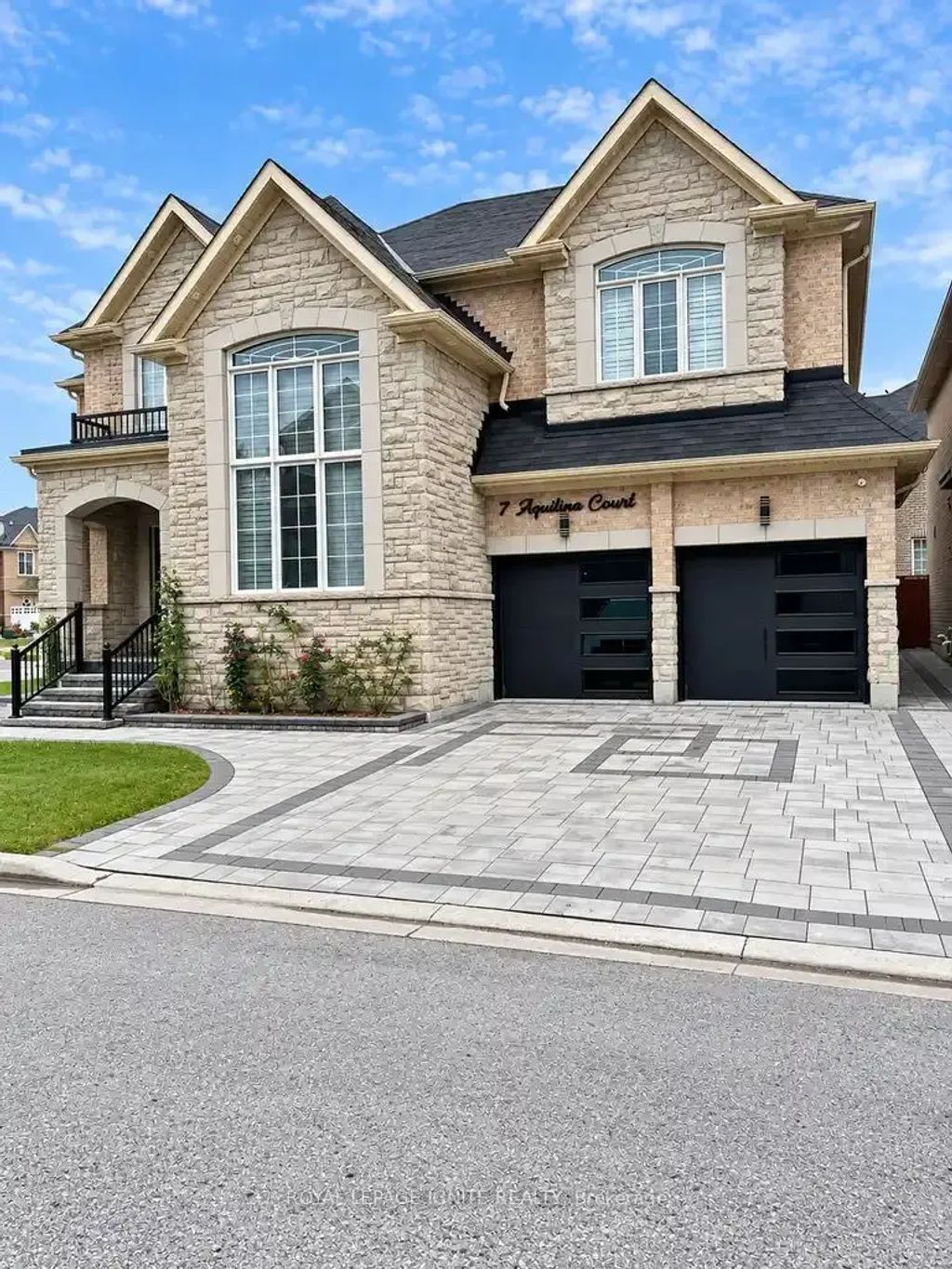 7 Aquilina Court, Ajax