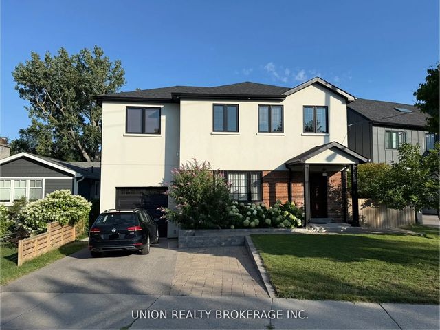 42 North Drive Lower, Toronto E06