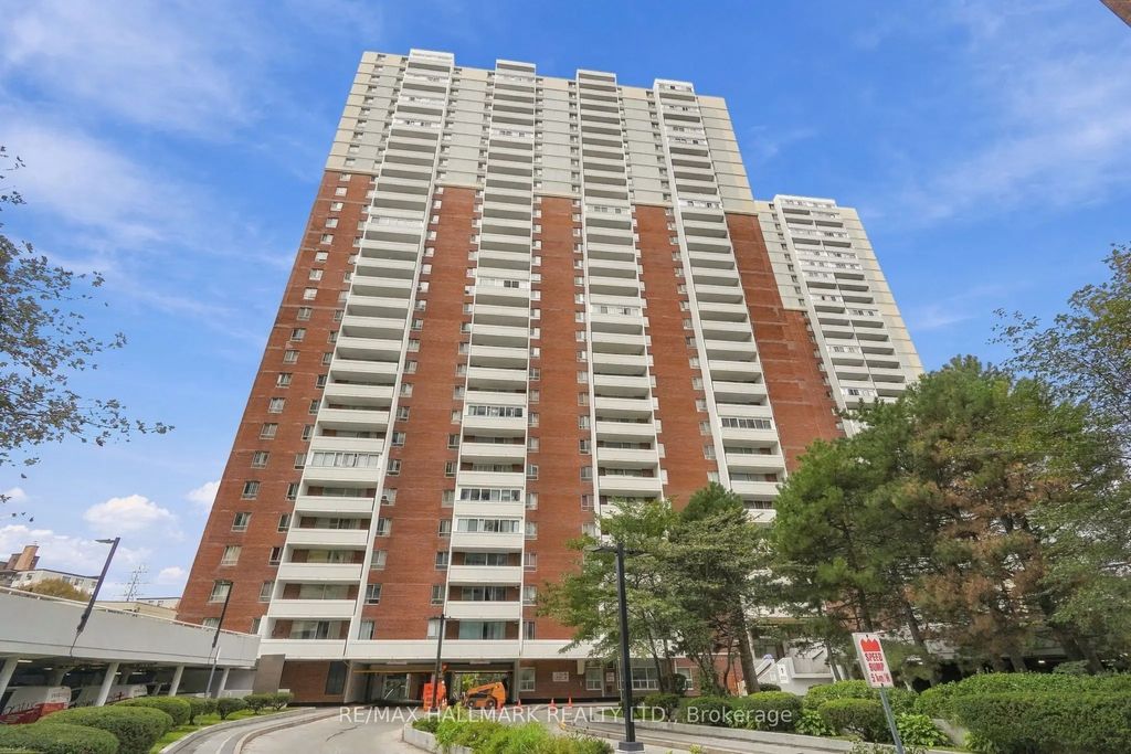 1 Massey Square 1419, Toronto E03