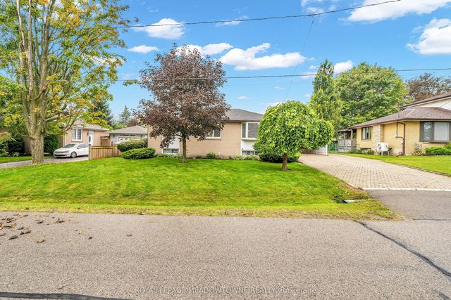 48 Garside Avenue, Whitby