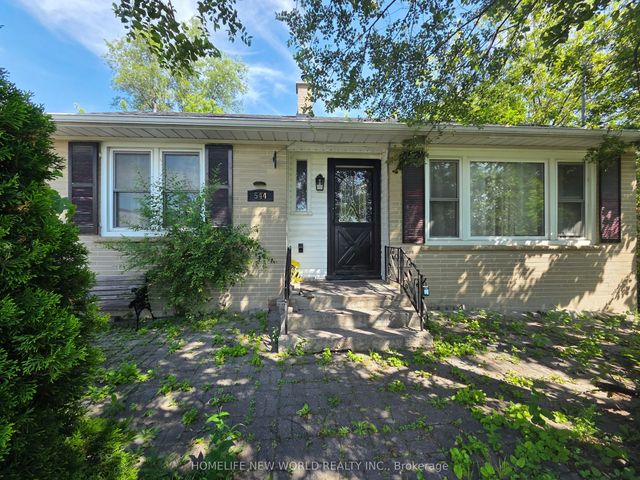 544 Mary Street E, Whitby