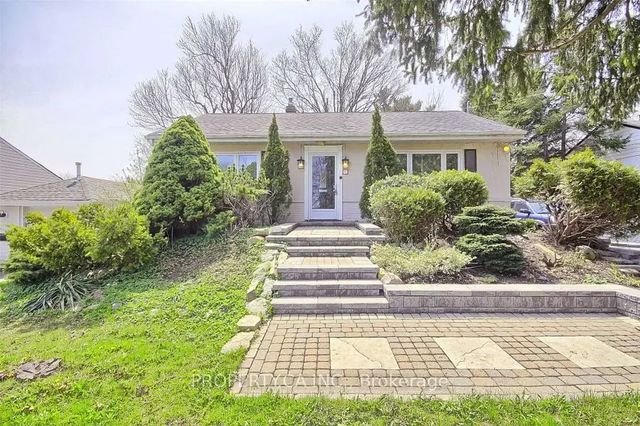 31 Colonial Avenue Bsmt, Toronto E08