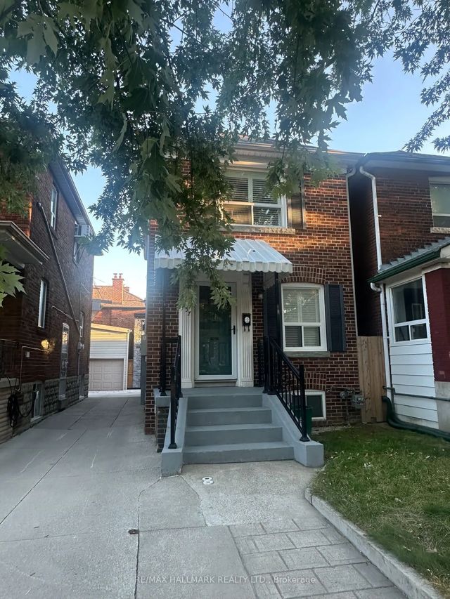 457 Mortimer Avenue Main & 2nd Floors, Toronto E03