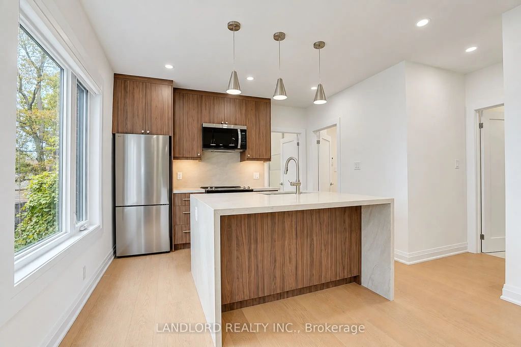 92 Neville Park Boulevard 1, Toronto E02