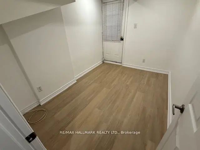 57 Hiawatha Road Lower, Toronto E01