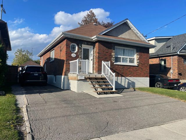 236 Mcnaughton Avenue, Oshawa