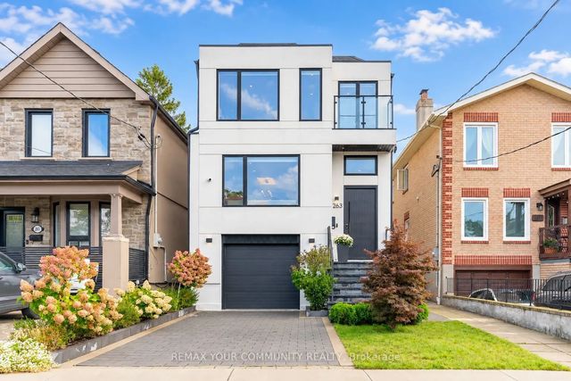 263 Linsmore Crescent, Toronto E03