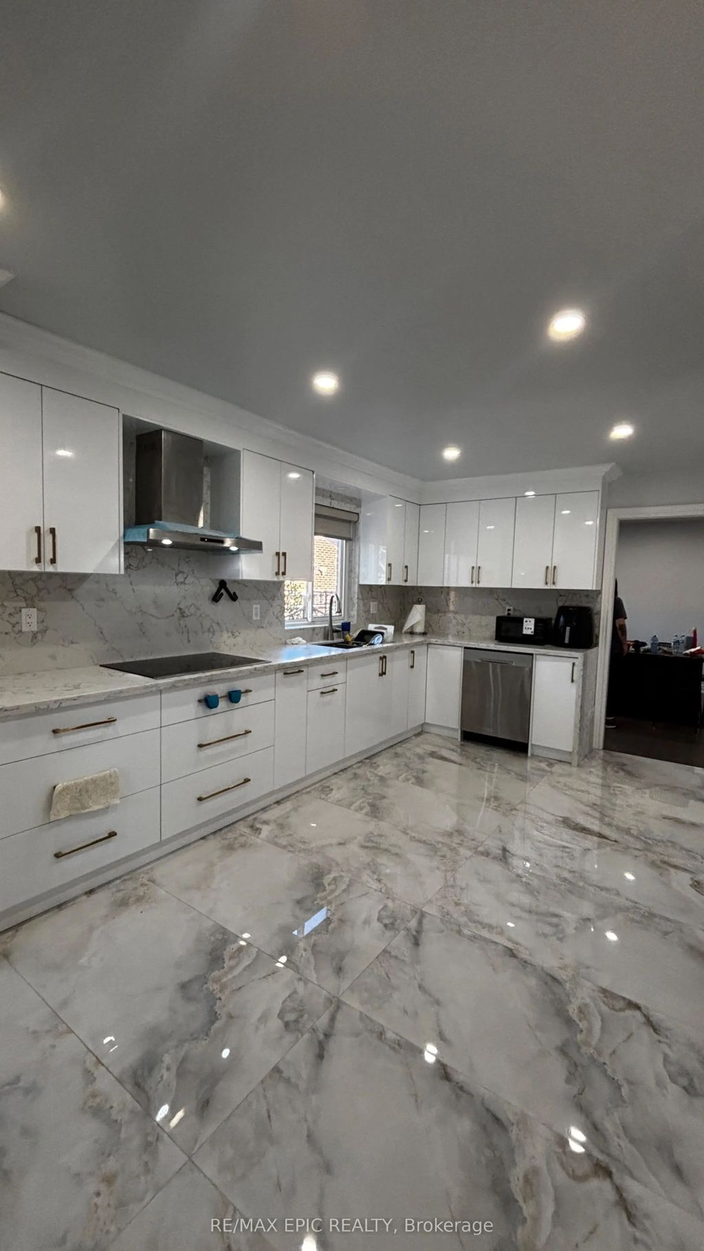 24 Pipers Green Avenue, Toronto E07