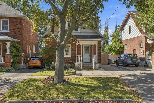 256 Grooms Avenue, Oshawa