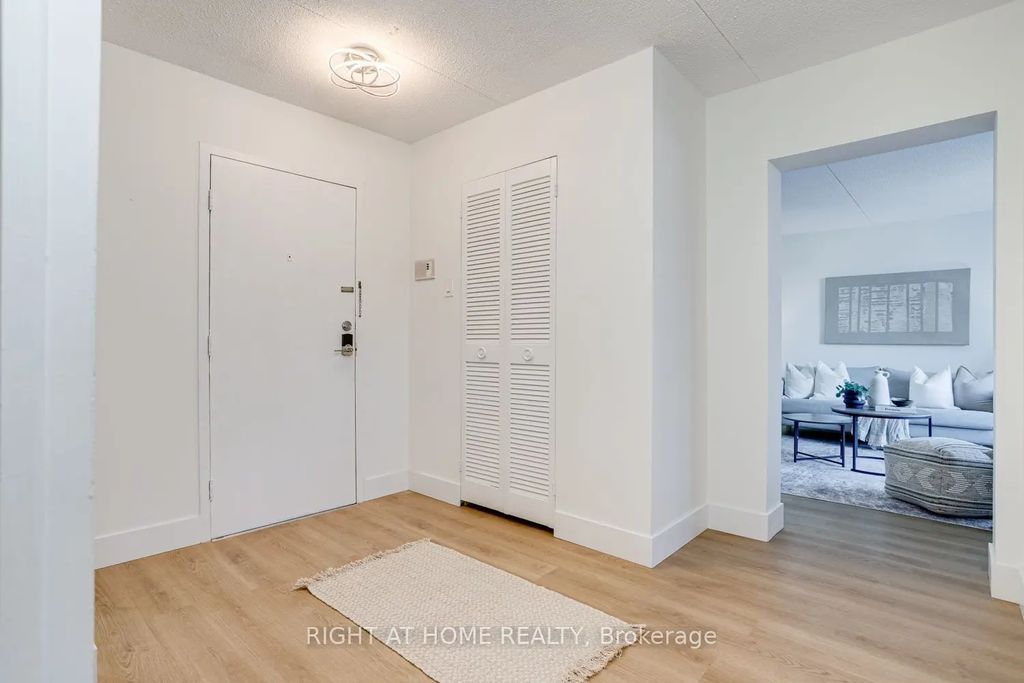 580 Mary Street E 207, Whitby
