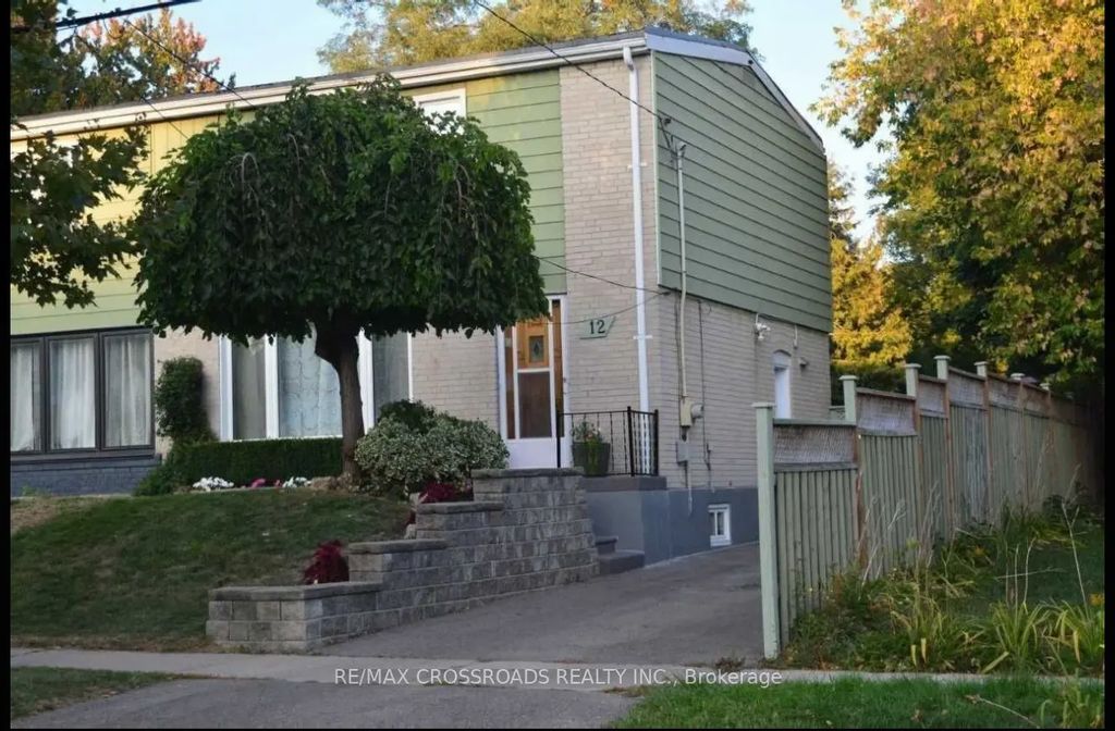 12 Chevron Crescent, Toronto E04