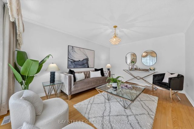 95 Tineta Crescent, Toronto E07