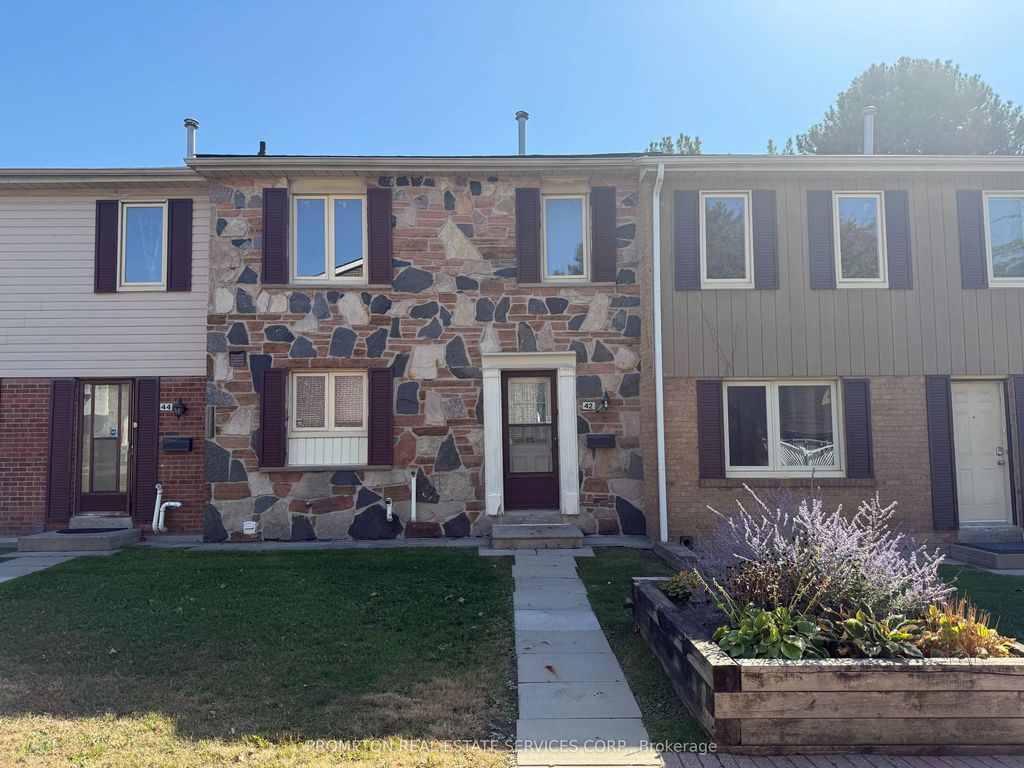 270 Timberbank Boulevard 42, Toronto E05