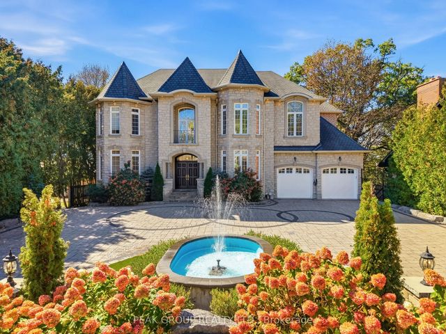 492 Rougemount Drive, Pickering