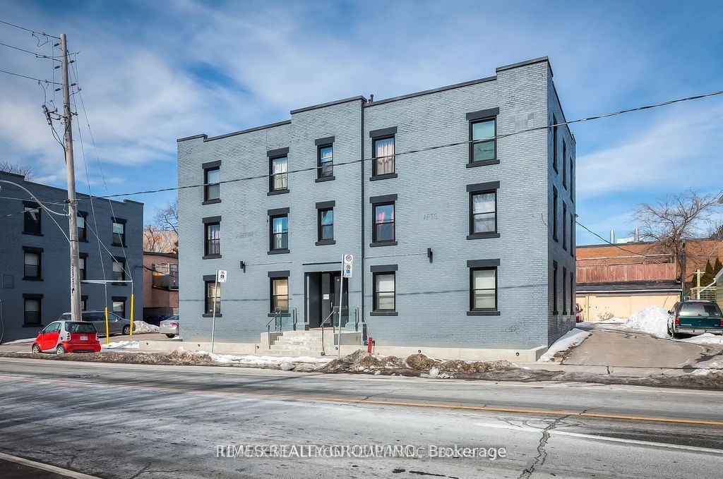 1492 Dundas Street E 3, Toronto E01