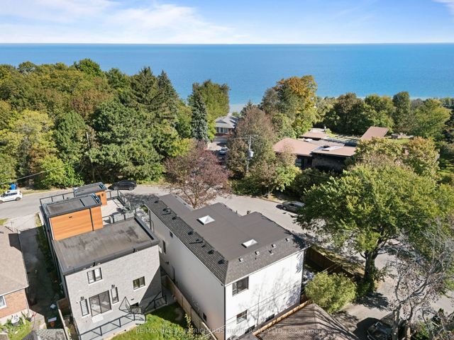 44 Sunnypoint Crescent, Toronto E08