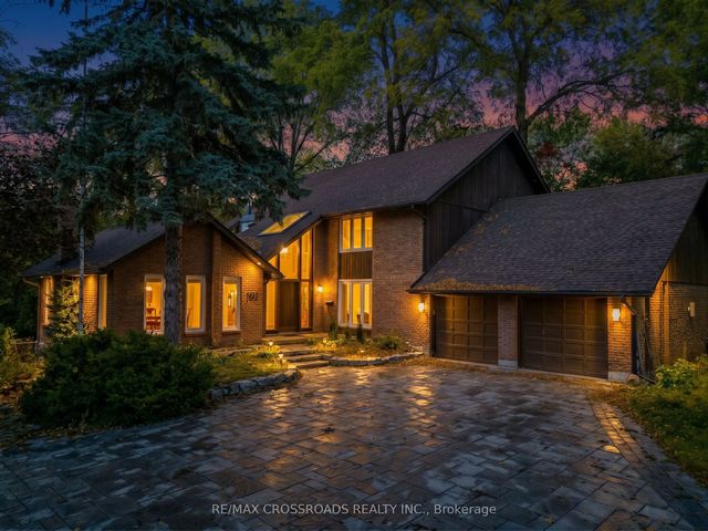 1910 Fairport Road, Pickering
